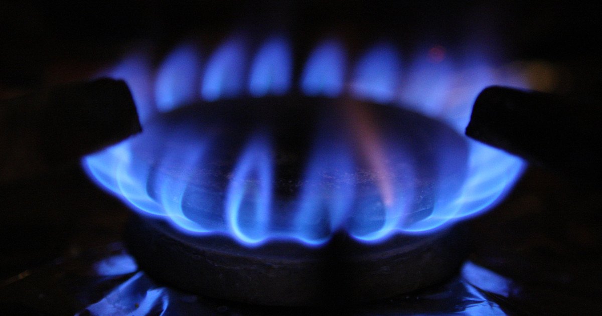 Guvernul prelungește plafonarea prețurilor la gaze până în 2027; experții avertizează Guvernul a decis să prelungească intervenția pe piața gazelor naturale pentru consumatorii casnici, prin adoptarea unei ordonanțe de urgență