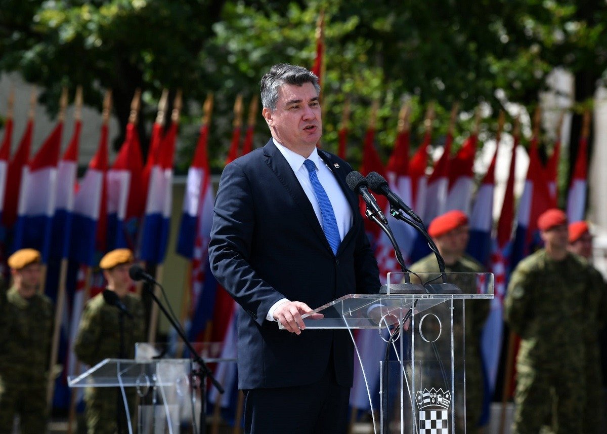 Milanovic anulează summitul anual al Balcanilor de Vest, din cauza declarațiilor lui Vucic Președintele Croației, Zoran Milanovic, a decis să anuleze summitul anual al Balcanilor de Vest, programat pentru luna mai