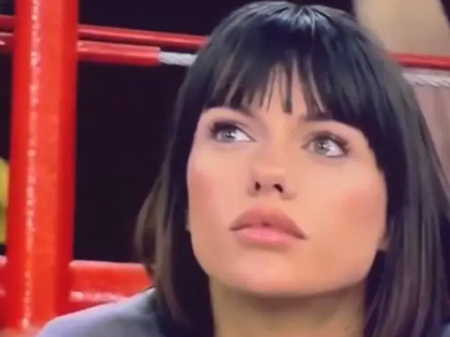 Nebunie totală: Reacție spontană după un eveniment major