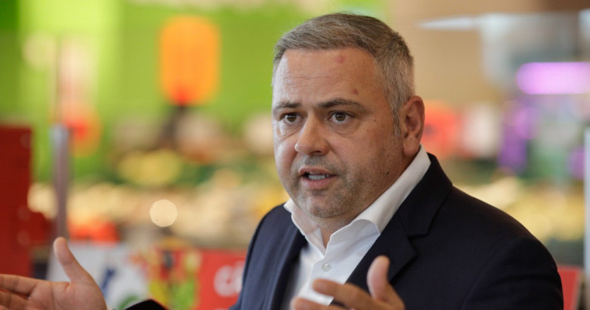 Florin Barbu, ministrul Agriculturii, chemat la raport în Senat pe 18 martie în contextul scumpirii alimentelor Ministrul Agriculturii, Florin Barbu, va fi prezent la „Ora Guvernului” în Senat pe 18 martie, unde va da explicații cu privire la măsurile care ar putea duce la creșterea prețurilor alimentelor