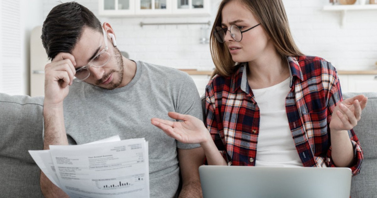 Guvernul discută mecanismul pentru limitarea prețului la gaze după liberalizare Guvernul se reunește astăzi pentru a dezbate un proiect de Ordonanță de Urgență crucial pentru consumatorii casnici de gaze naturale