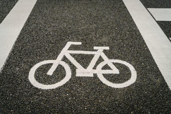 Creșterea prețurilor la combustibili propulsează cererea de biciclete; fabrica din Timișoara își mărește producția Criza prețurilor la carburanți ar putea determina o creștere a cererii de biciclete ca alternativă de transport