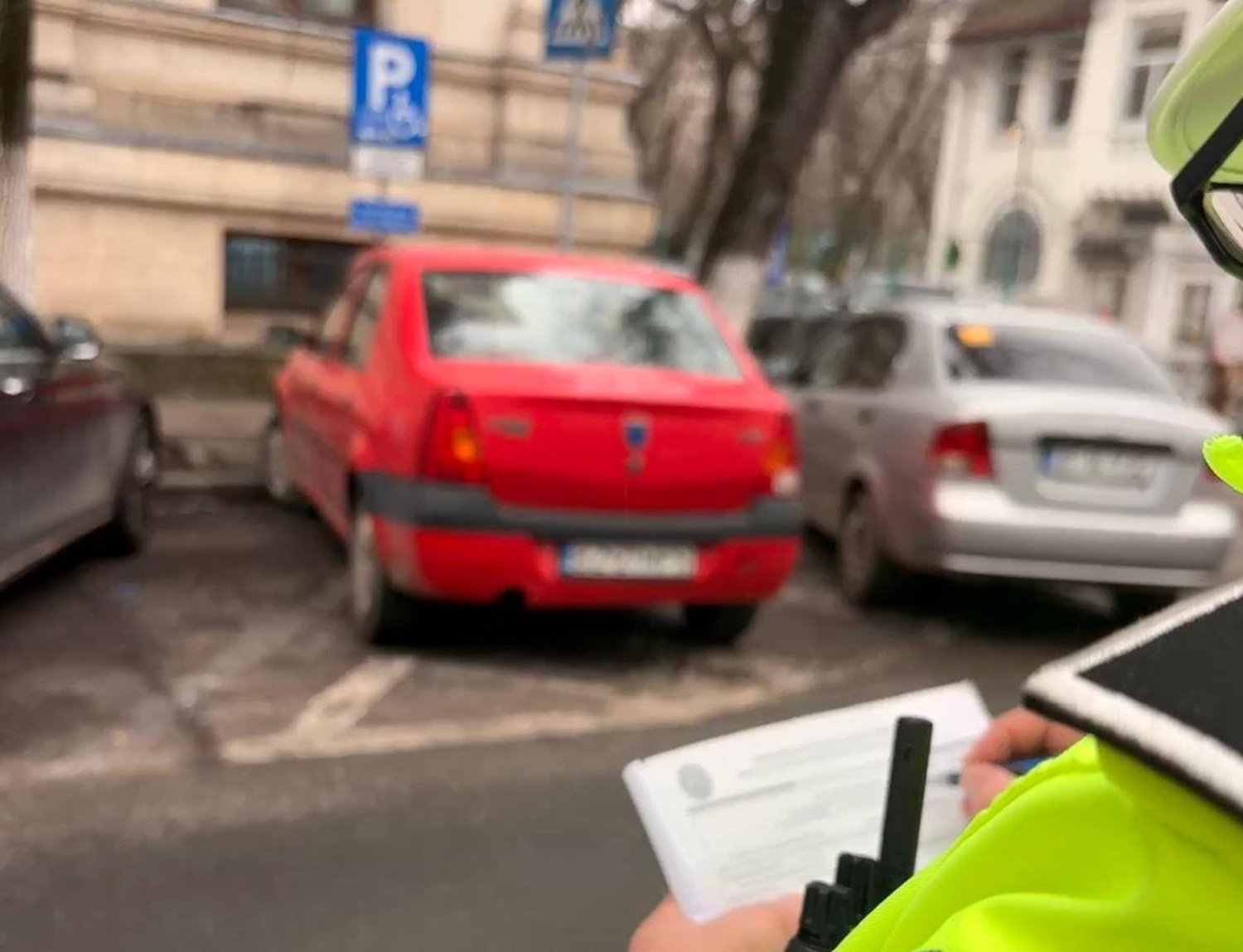 Amenzi de 5 milioane de lei aplicate de poliția locală Poliția locală a aplicat amenzi în valoare de 5 milioane de lei în primele două luni ale anului, în urma a peste 3.700 de intervenții în teren