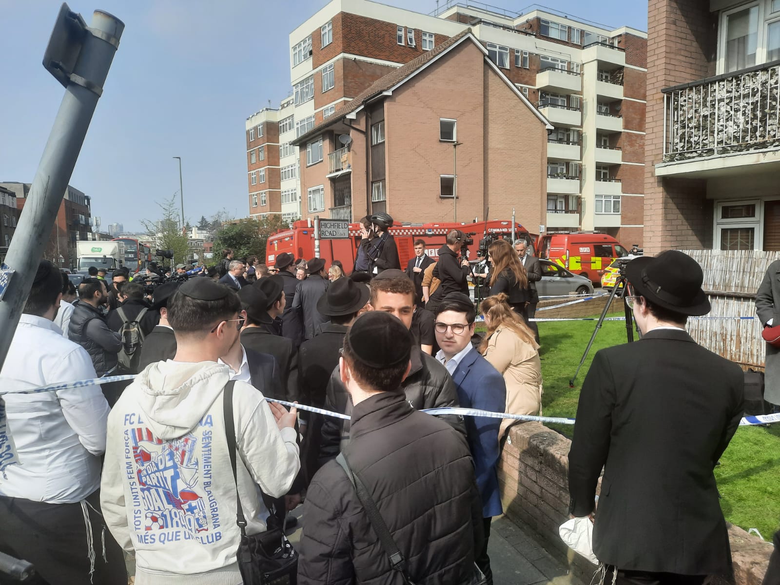 Anchetă la Londra: Iranul, suspectat de orchestrarea atacului antisemit asupra ambulanțelor Poliția Metropolitană din Londra investighează posibilitatea ca Iranul să se afle în spatele atacului cu incendiu asupra ambulanțelor evreiești din nordul capitalei britanice