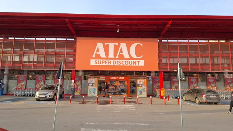 ATAC deschide un nou magazin în Drumul Taberei, mizând pe prețuri mici Un nou magazin ATAC, sub formatul „super discount”, își deschide porțile în cartierul Drumul Taberei din București, marcând o extindere a rețelei care promite prețuri reduse și oferte pentru cumpărături rapide
