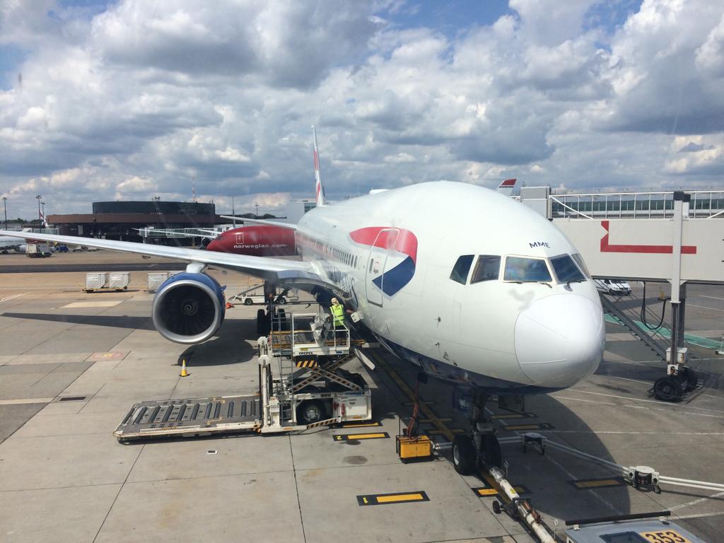 Incident tragic pe un zbor British Airways: o pasageră a decedat în timpul cursei Un zbor British Airways de la Hong Kong la Londra a fost marcat de un eveniment tragic: o pasageră a murit la scurt timp după decolare
