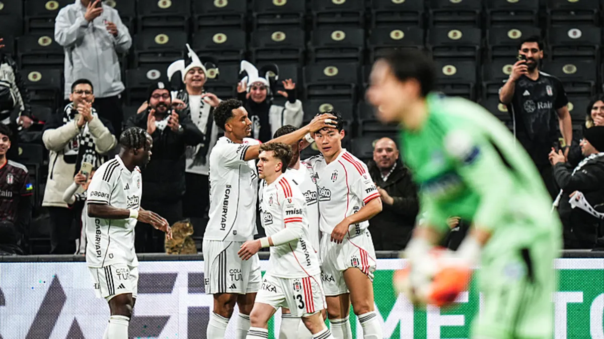 Beșiktaș învinge Kasımpașa și se pregătește pentru derbiul cu Fenerbahçe Beșiktaș a învins Kasımpașa cu scorul de 2-0, într-un meci din cadrul Süper Lig, disputat în weekend