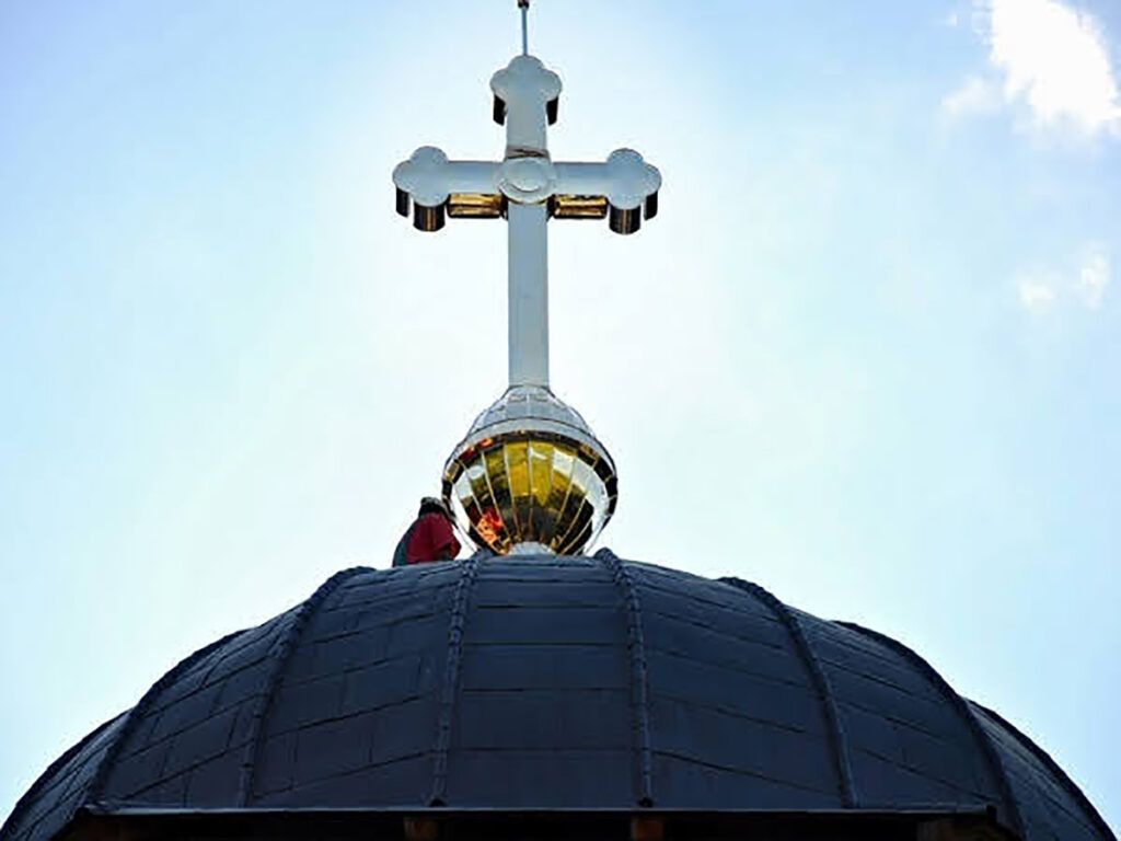 9 martie: Ziua în care credința și rezistența se întâlnesc în istoria românilor Ziua de 9 martie este o dată încărcată de semnificații pentru poporul român, îmbinând tradiția religioasă cu memoria suferințelor îndurate în perioada comunistă