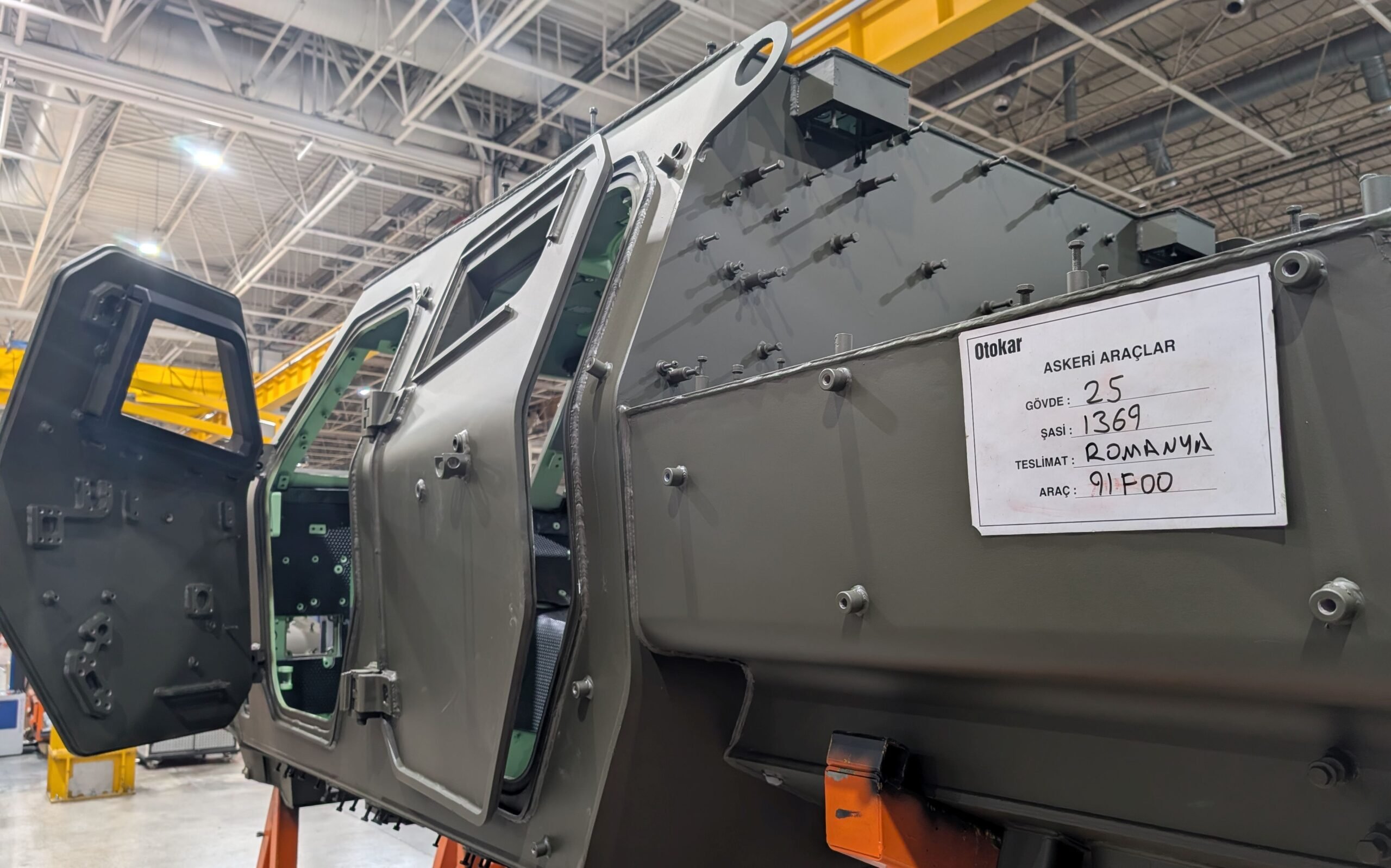 România, crucială pentru industria de apărare: producția locală, o necesitate strategică România se confruntă cu o necesitate strategică de a produce o parte substanțială a tehnicii militare pe plan local