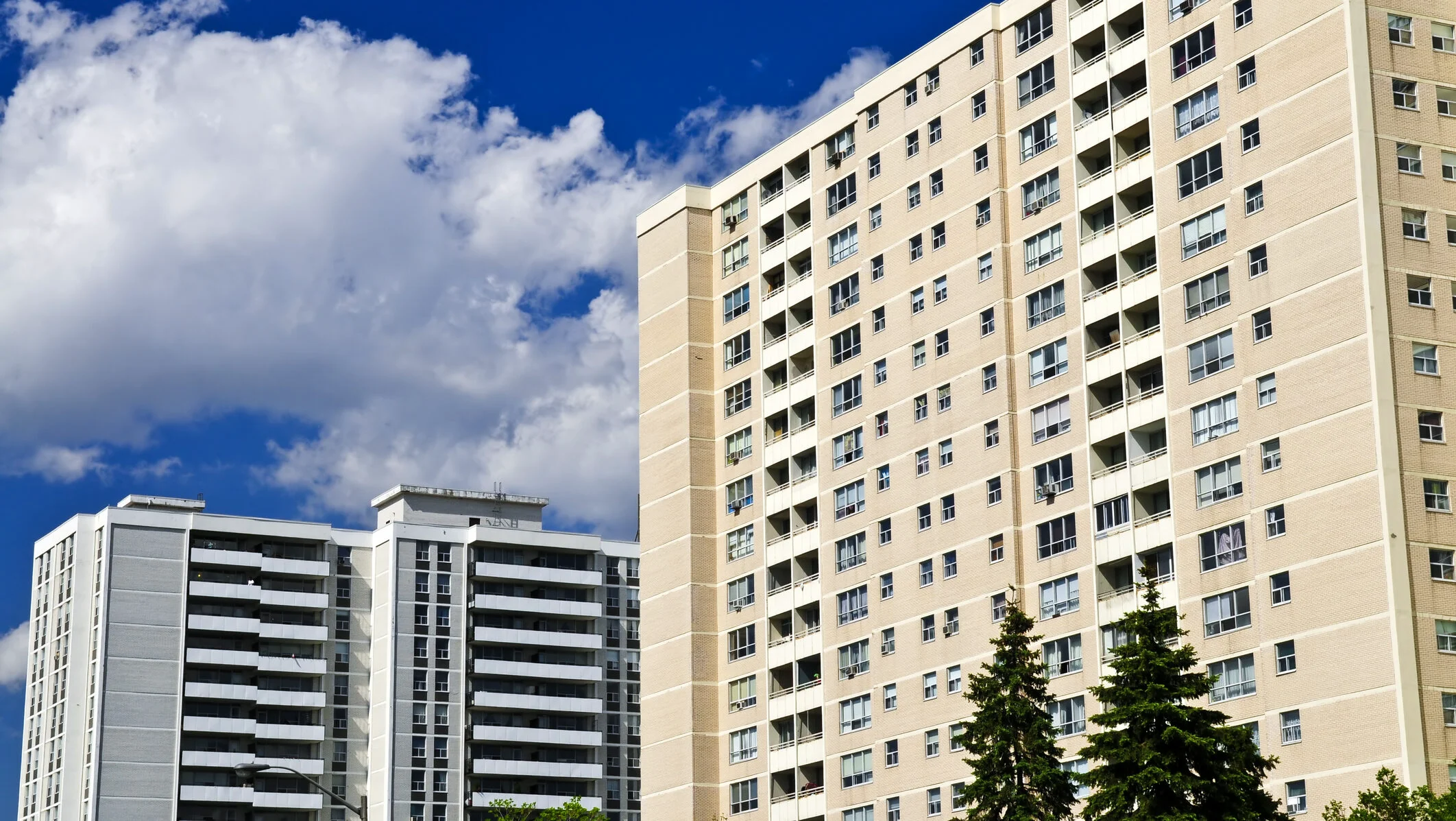 Trei din patru locuințe, fără protecție financiară