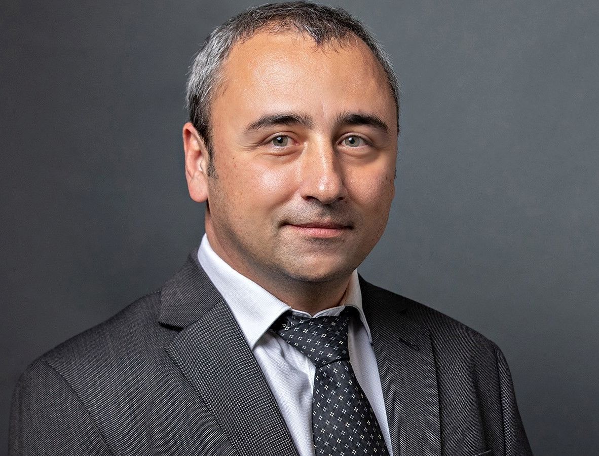 Piața imobiliară românească: Creșteri moderate, dar polarizare accentuată în 2025 Valoarea proprietăților imobiliare din România a crescut moderat în 2025, cu estimări cuprinse între 5% și 10%, conform datelor companiei de consultanță Cushman & Wakefield Echinox