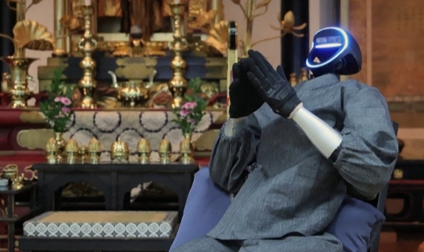 Călugărul-robot „Buddharoid” intră în templele japoneze: Inteligența artificială și spiritualitatea, la un nou punct de întâlnire Un robot capabil să ofere îndrumare spirituală, numit „Buddharoid”, a stârnit dezbateri aprinse în Japonia