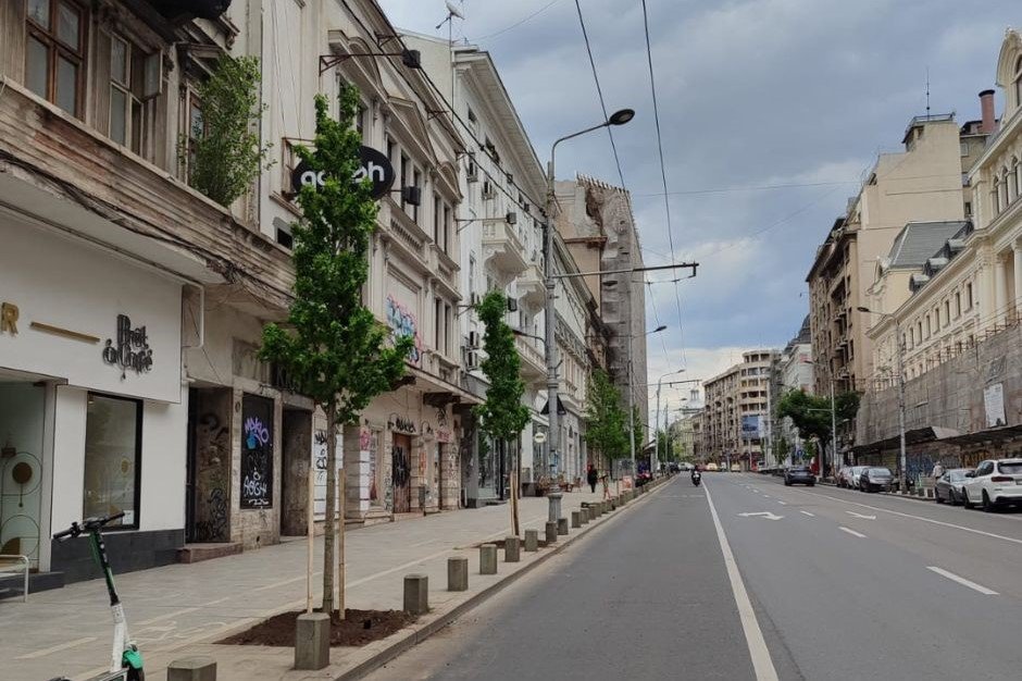 Ciucu vrea București mai curat: Amenzi și apel la igienizare pentru agenții economici Primarul general al Capitalei, Ciprian Ciucu, a demarat o serie de măsuri menite să îmbunătățească aspectul centrului Bucureștiului, punând accent pe igienizarea fațadelor și a spațiilor comerciale