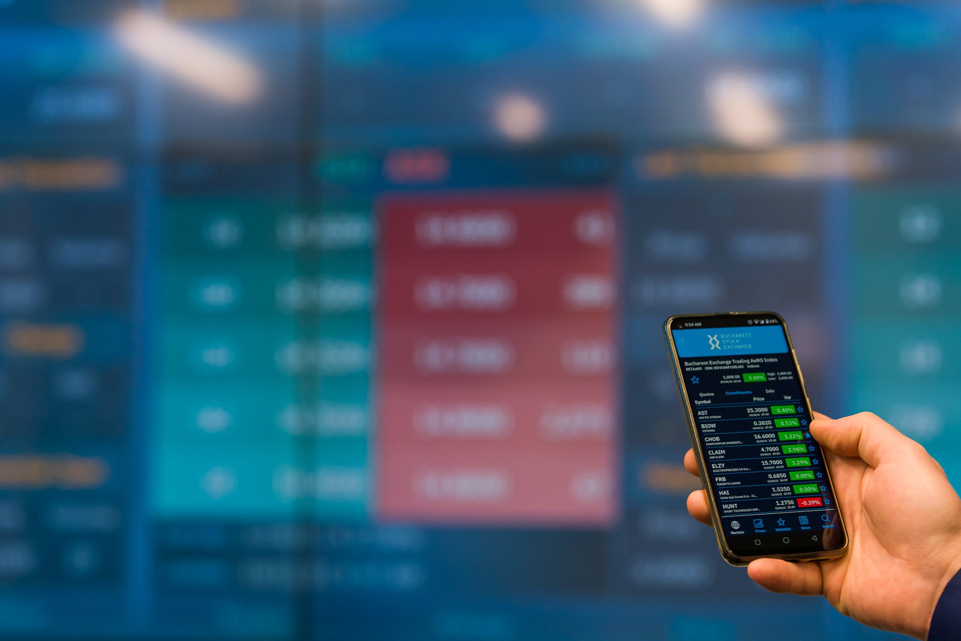 Dobânzile la titlurile de stat ale României cresc pe fondul tensiunilor geopolitice Costurile de împrumut ale României pe piețele internaționale au crescut semnificativ în ultimele zile, atingând 6,7% pentru titlurile de stat pe zece ani miercuri dimineața, după ce au coborât la aproximativ 6,2% la finalul lunii februarie