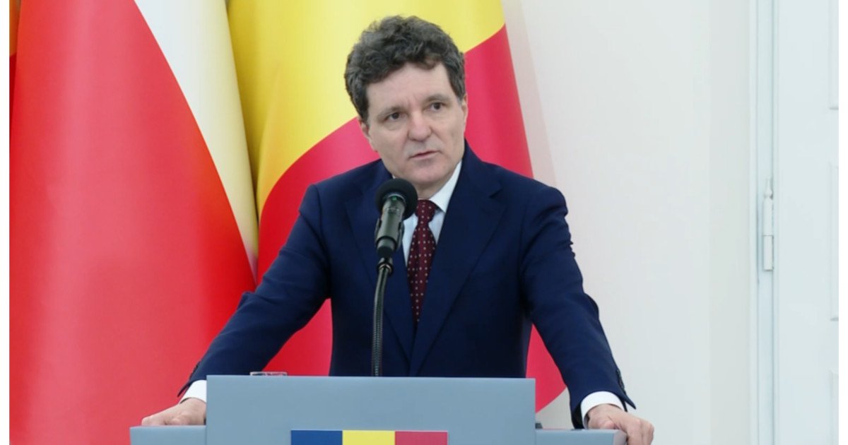 Nicușor Dan discută cu președintele Poloniei despre securitate și achiziții militare Președintele României, Nicușor Dan, a avut o întâlnire cu omologul său polonez, în cadrul căreia au fost abordate subiecte legate de cooperarea în domeniul securității, parteneriatul transatlantic, politicile energetice și viitorul financiar al Uniunii Europene