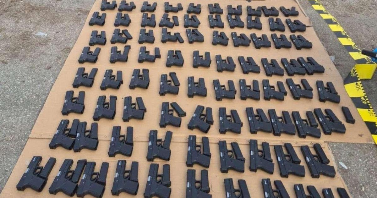 Calafat: Arsenal întreg descoperit într-un camion