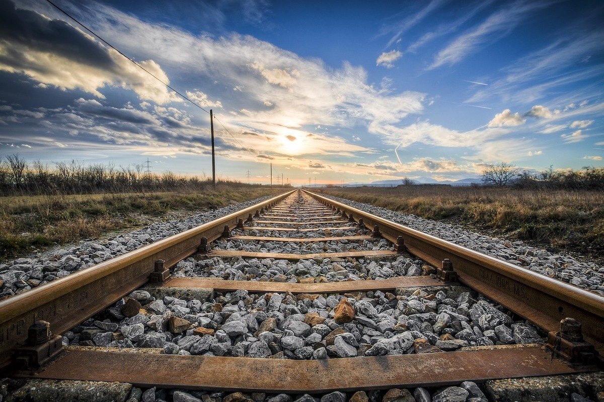 Ucraina va lansa un tren care va conecta trei țări, inclusiv România, cu scopul de a facilita integrarea în spațiul european de transport, potrivit unei declarații a Ministerului ucrainean pentru Dezvoltarea Comunităților și Teritoriilor
