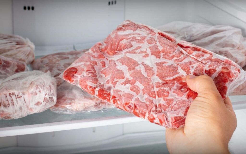 Alertă alimentară: Carne din Brazilia cu hormoni interziși, importată în UE, conform lui Marius Budăi Fostul ministru al Muncii, Marius Budăi, a lansat un avertisment cu privire la importul de carne din Brazilia care conține hormoni interziși în Uniunea Europeană, despre care spune că sunt considerați cancerigeni