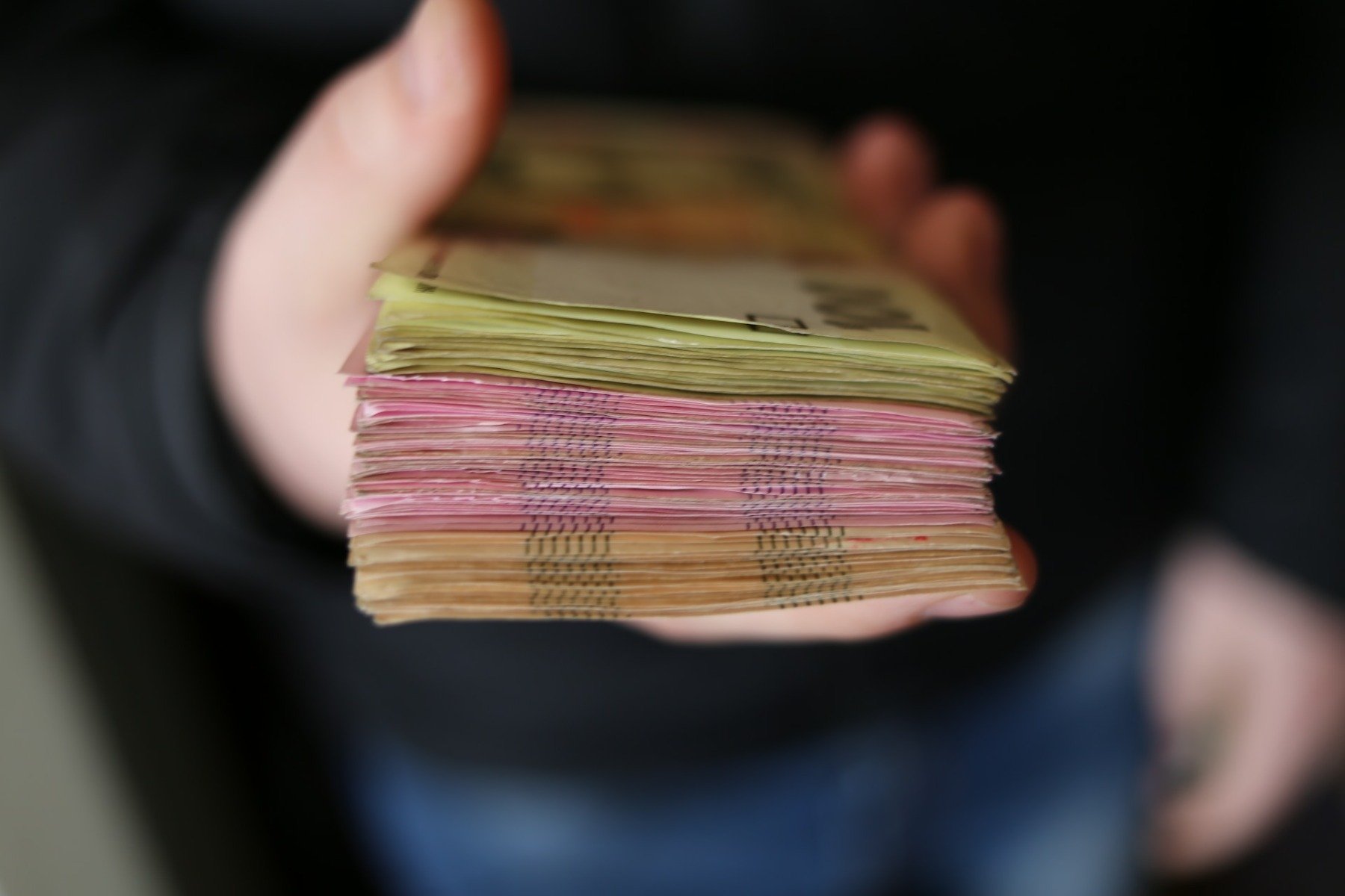 Evaziunea fiscală, în creștere: Poliția a constatat peste 1.100 de infracțiuni de la începutul anului Polițiștii au constatat, la nivel național, peste 1.100 de infracțiuni de evaziune fiscală de la începutul acestui an, potrivit datelor Inspectoratului General al Poliției Române (IGPR)