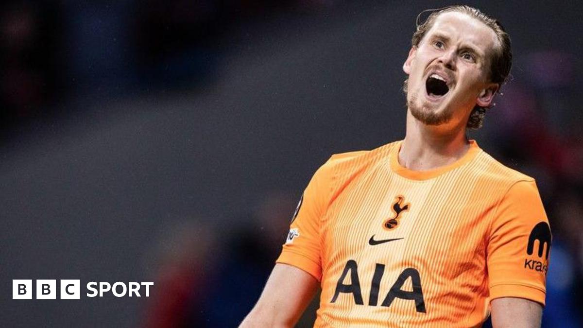Coșmar pe teren pentru Tottenham: Kinsky, schimbat după 17 minute în meciul cu Atletico Madrid Tottenham Hotspur a trăit un coșmar în optimile de finală ale Ligii Campionilor, partida cu Atletico Madrid