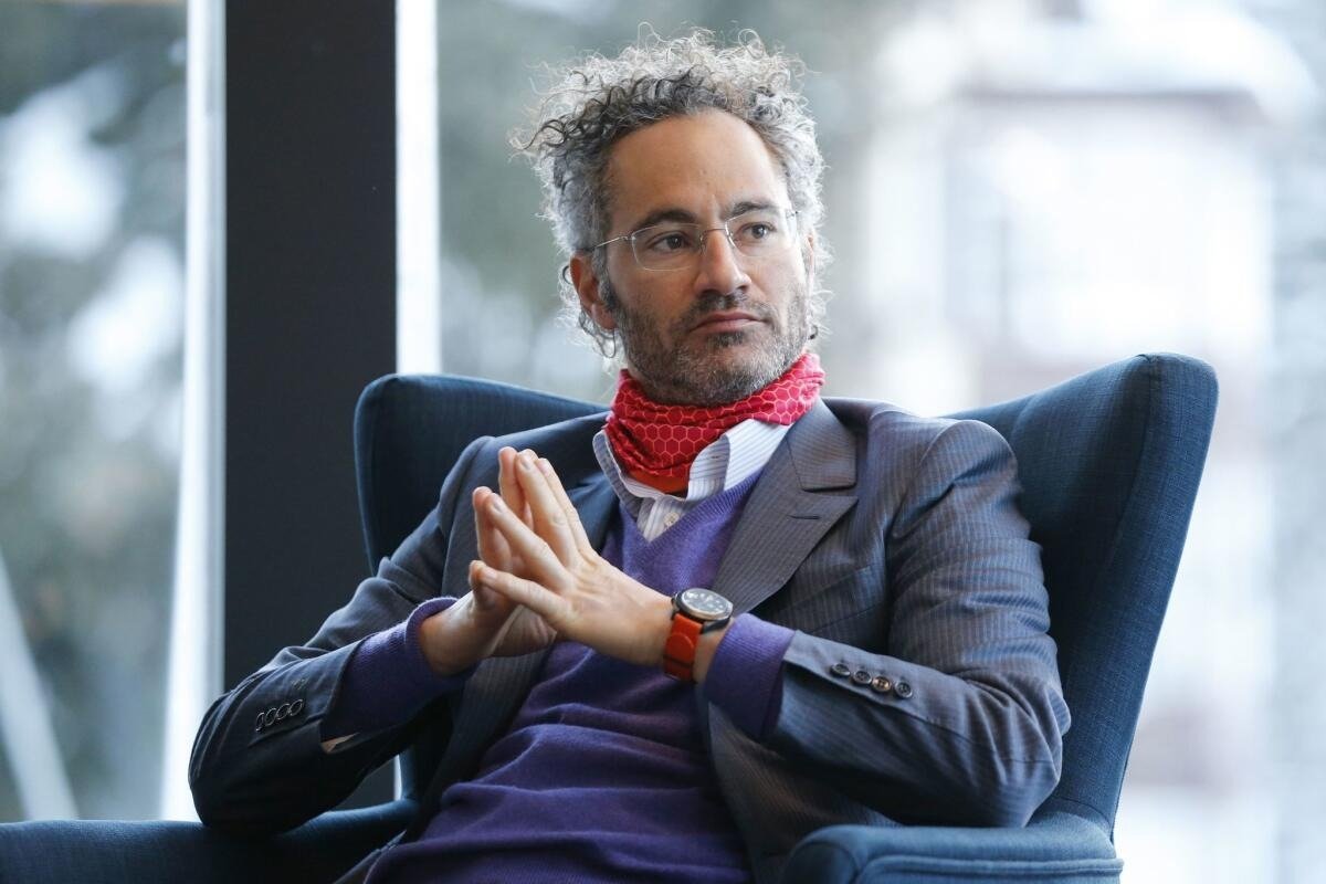 Şeful Palantir, despre AI şi statul american: „Nu poți pretinde independență totală” Într-o declarație cu greutate, Alex Karp, CEO-ul Palantir, companie influentă în domeniul tehnologiilor de apărare, a abordat relația dintre companiile de inteligență artificială (AI) și statul american