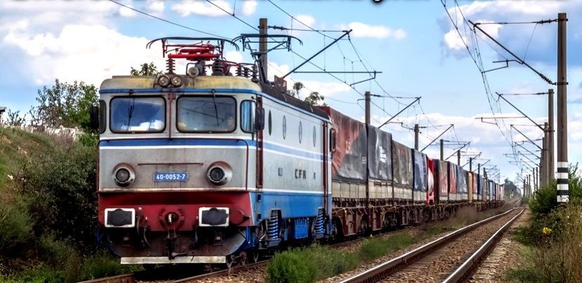 Un minor electrocutat după ce s-a urcat pe un vagon de tren Un minor a fost electrocutat duminică, în jurul orei 17:00, în Halta de Mișcare Chiajna, după ce s-a urcat pe unul dintre vagoanele unui tren de marfă