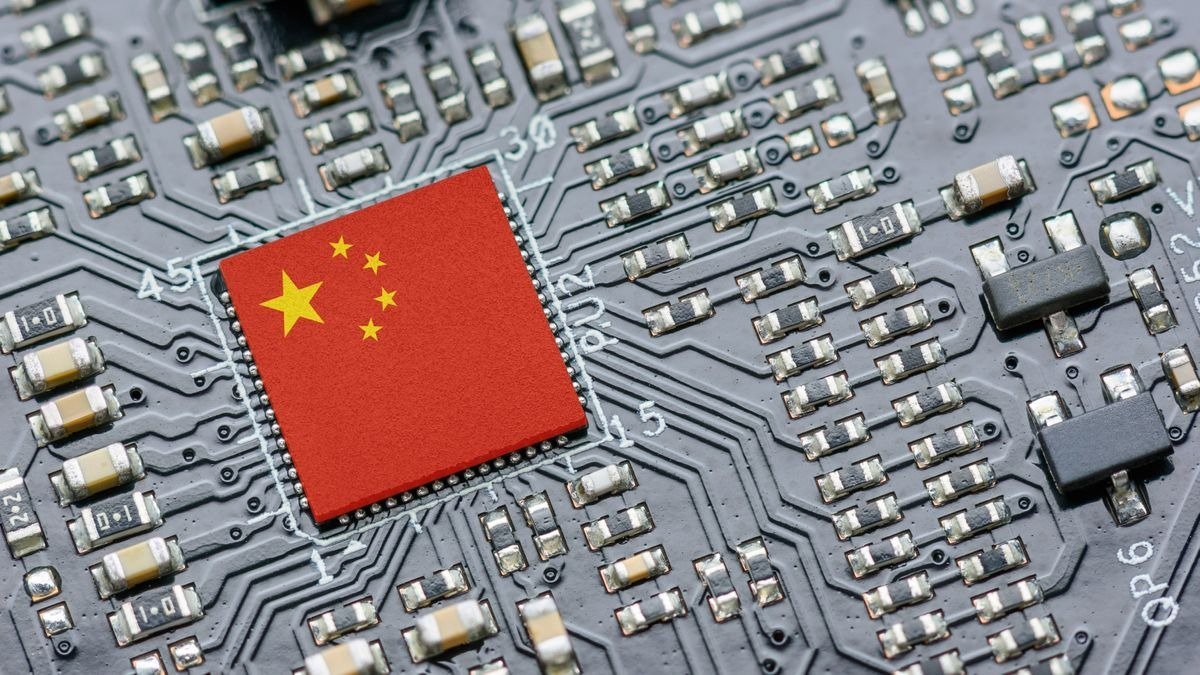 China se confruntă cu obstacole majore în eforturile sale de a deveni un lider global în industria de semiconductori, în ciuda investițiilor masive și a ambițiilor declarate