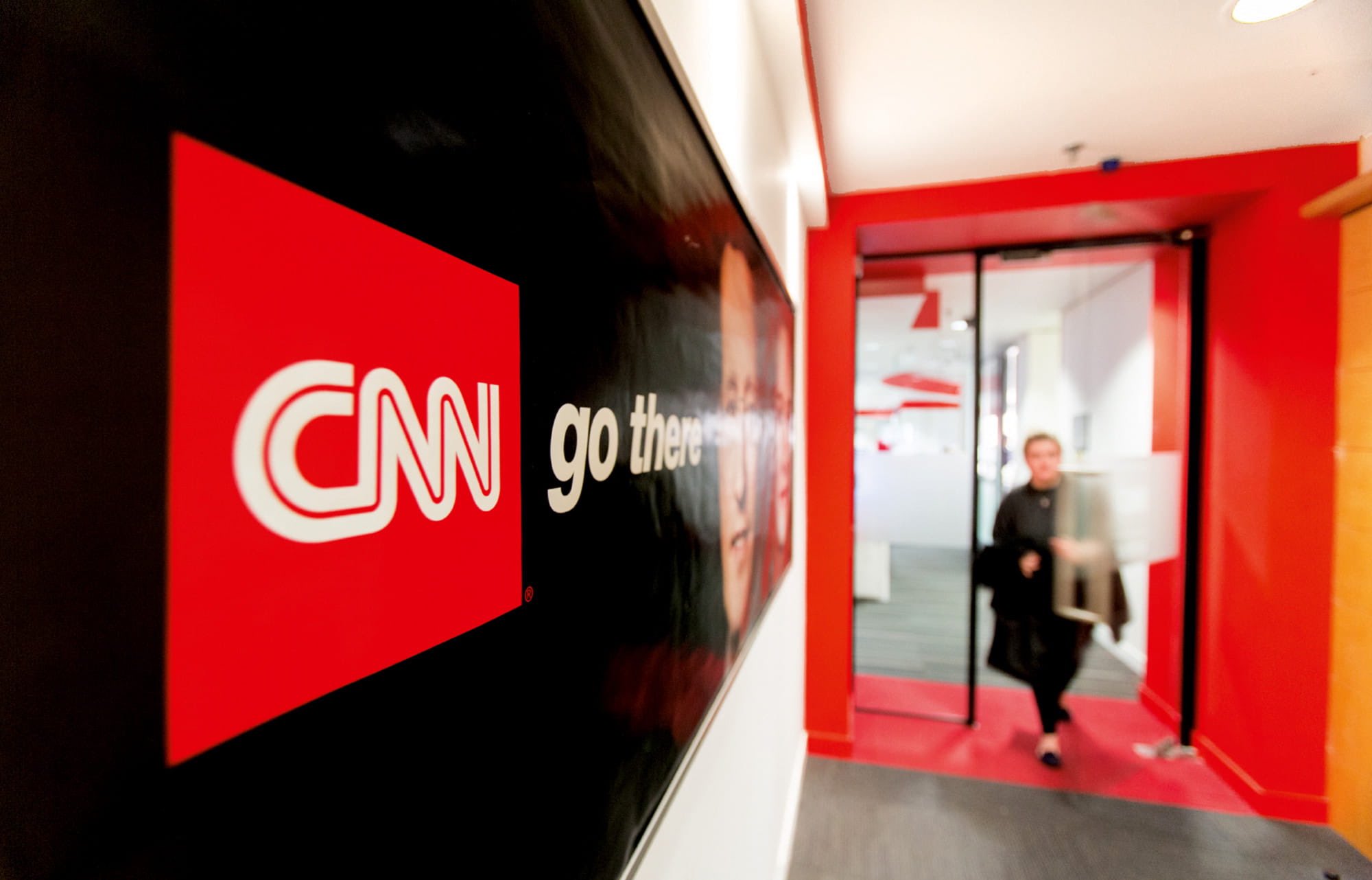 Reacții dure la o postare CNN despre adolescenții acuzați de atac terorist în New York O postare publicată inițial pe platforma X de către CNN, ulterior ștearsă, a stârnit critici vehemente pe rețelele de socializare