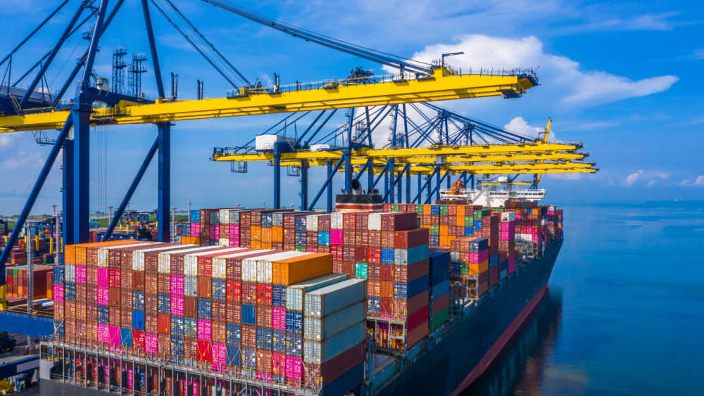 Comerțul mondial își reduce turația: războiul din Orientul Mijlociu pune presiune Creșterea comerțului mondial cu mărfuri va încetini semnificativ în acest an, ajungând la 1,9%, comparativ cu 4,6% înregistrate anul trecut