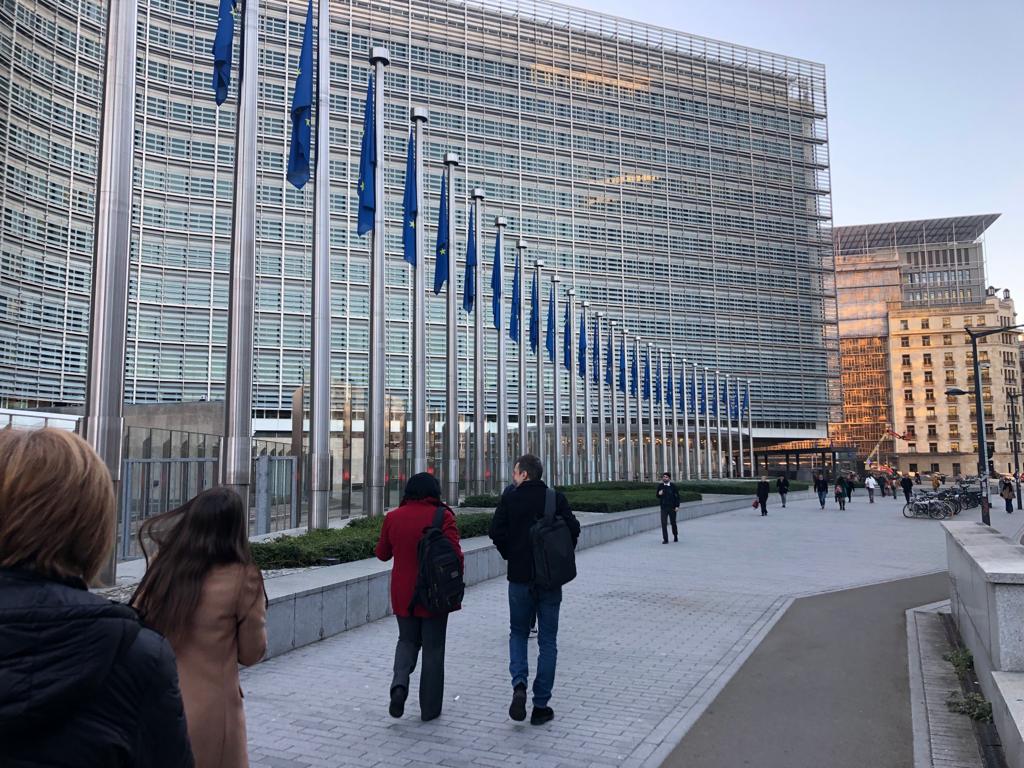 Franța primește finanțare europeană masivă pentru reînarmare Comisia Europeană a aprobat, miercuri, împrumuturi în valoare de aproximativ 15 miliarde de euro pentru sprijinirea proiectelor de reînarmare ale Franței, prin programul SAFE (acronim preluat din limba engleză – Secure the European defence through the European Union)
