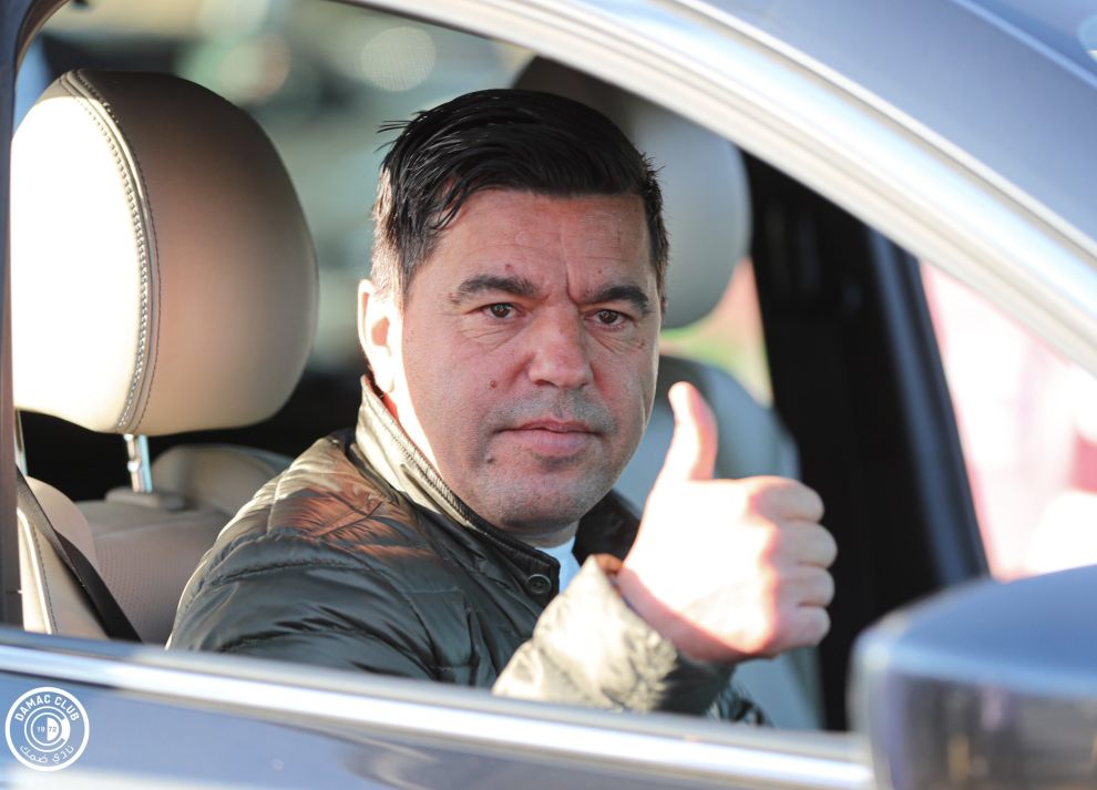 Cosmin Contra, omul de pe banca tehnică a echipei Al-Arabi Doha, pare să-și fi găsit paradisul în Qatar