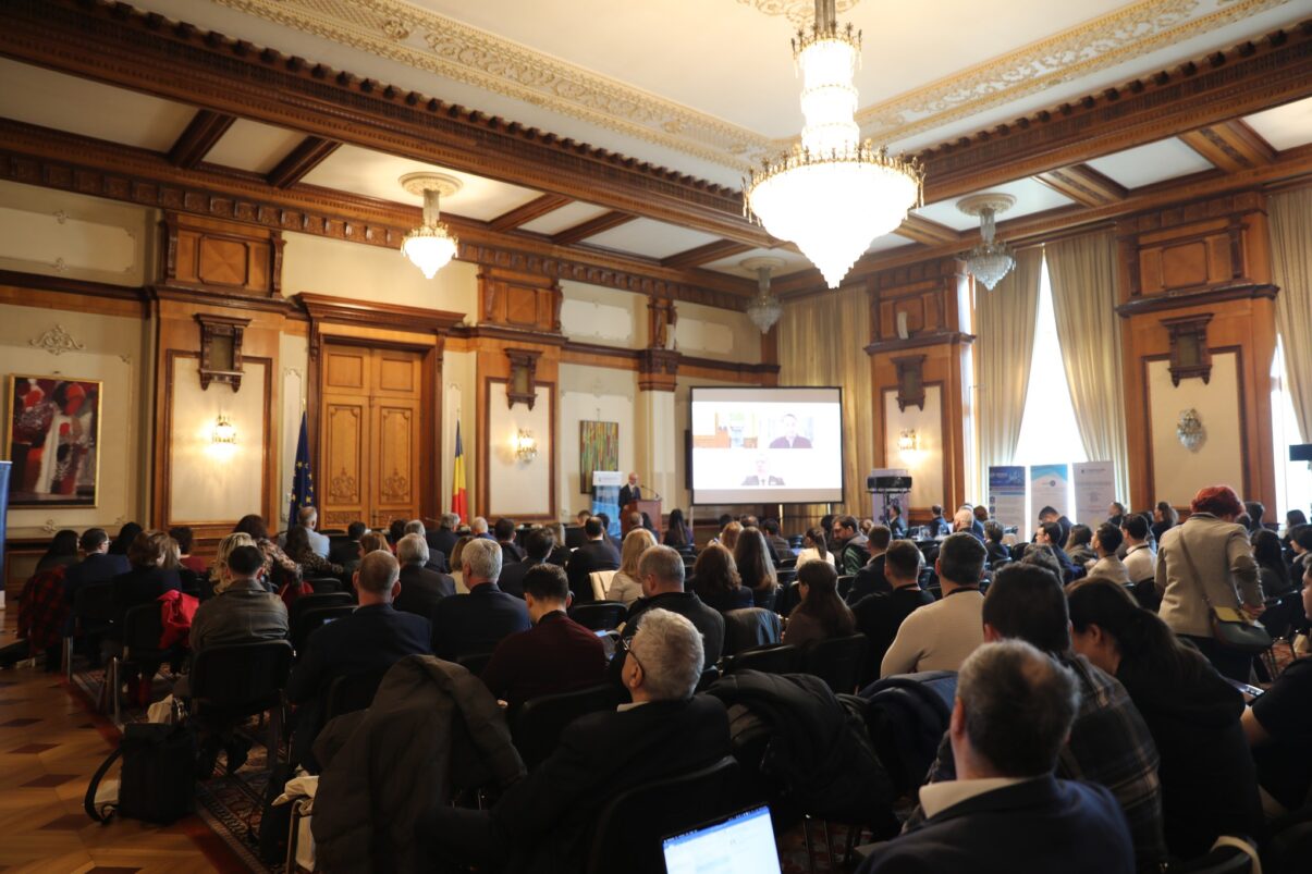 Experți în securitate cibernetică au dezbătut la București aplicarea noilor reguli europene privind produsele digitale Reprezentanți ai domeniului securității cibernetice, ai instituțiilor publice, ai industriei tehnologice și ai mediului academic s-au reunit miercuri la București pentru a discuta despre implementarea noilor reglementări europene privind securitatea produselor digitale