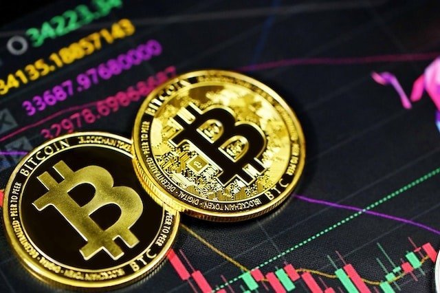 Bitcoin: Cădere liberă de 5 luni, minus 48% față de maximul istoric atins în 2025