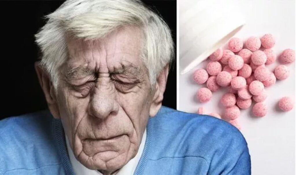Medicamente periculoase pentru seniori: 5 tratamente cu efecte adverse grave (66 caractere)