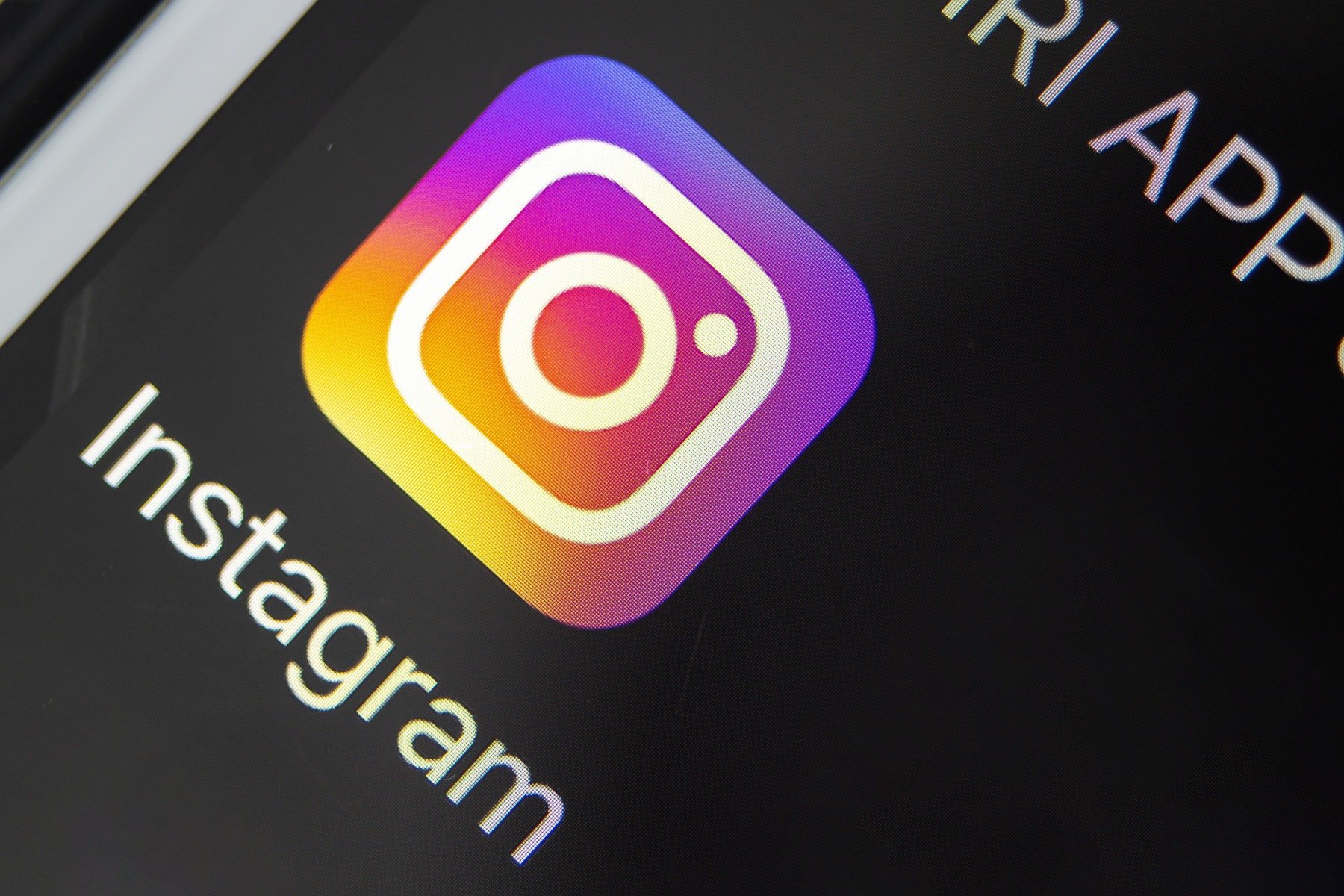 Instagram, afectat de o pană majoră la nivel global Platforma de socializare Instagram a fost afectată miercuri de o cădere tehnică majoră, cu utilizatorii din întreaga lume raportând probleme de funcționare