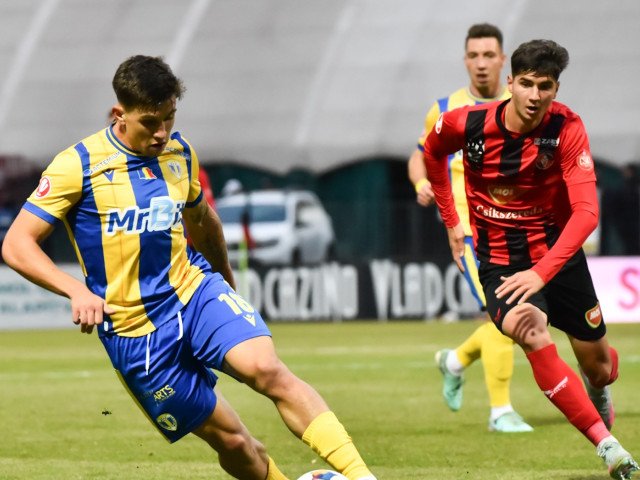 Petrolul – Csikszereda, transmite live la Digi Sport 1, 15:45.