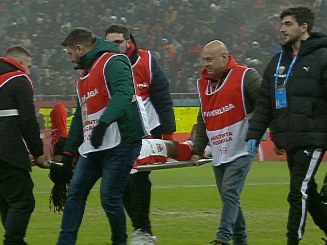 Karamoko, accidentat grav în Dinamo – FC Argeș: Atacantul dinamovist, scos de pe teren cu targa Dinamo a suferit o lovitură grea în meciul de duminică cu FC Argeș, pierzând un jucător important din cauza unei accidentări