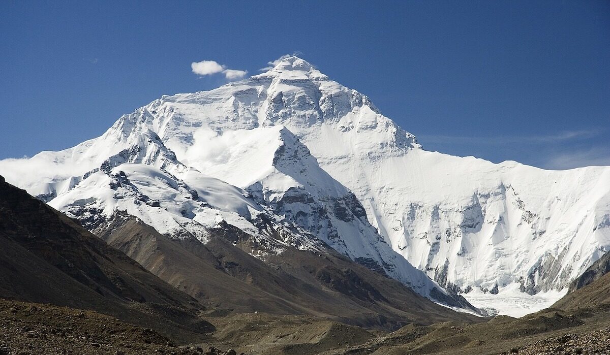 Ghețarii din Himalaya se topesc într-un ritm alarmant, avertizează noile studii Rata de topire a ghețarilor din masivele Hindu Kush și Himalaya s-a dublat începând cu anul 2000, un semnal de alarmă clar pentru efectele încălzirii globale, arată cele mai recente cercetări