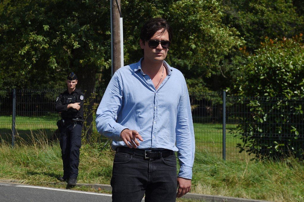 Alain Fabien Delon renunță la procesul din Franța privind moștenirea tatălui său Paris, Franța – Alain Fabien Delon, fiul cel mic al legendarului actor francez Alain Delon, a renunțat la procesul intentat în Franța privind moștenirea tatălui său