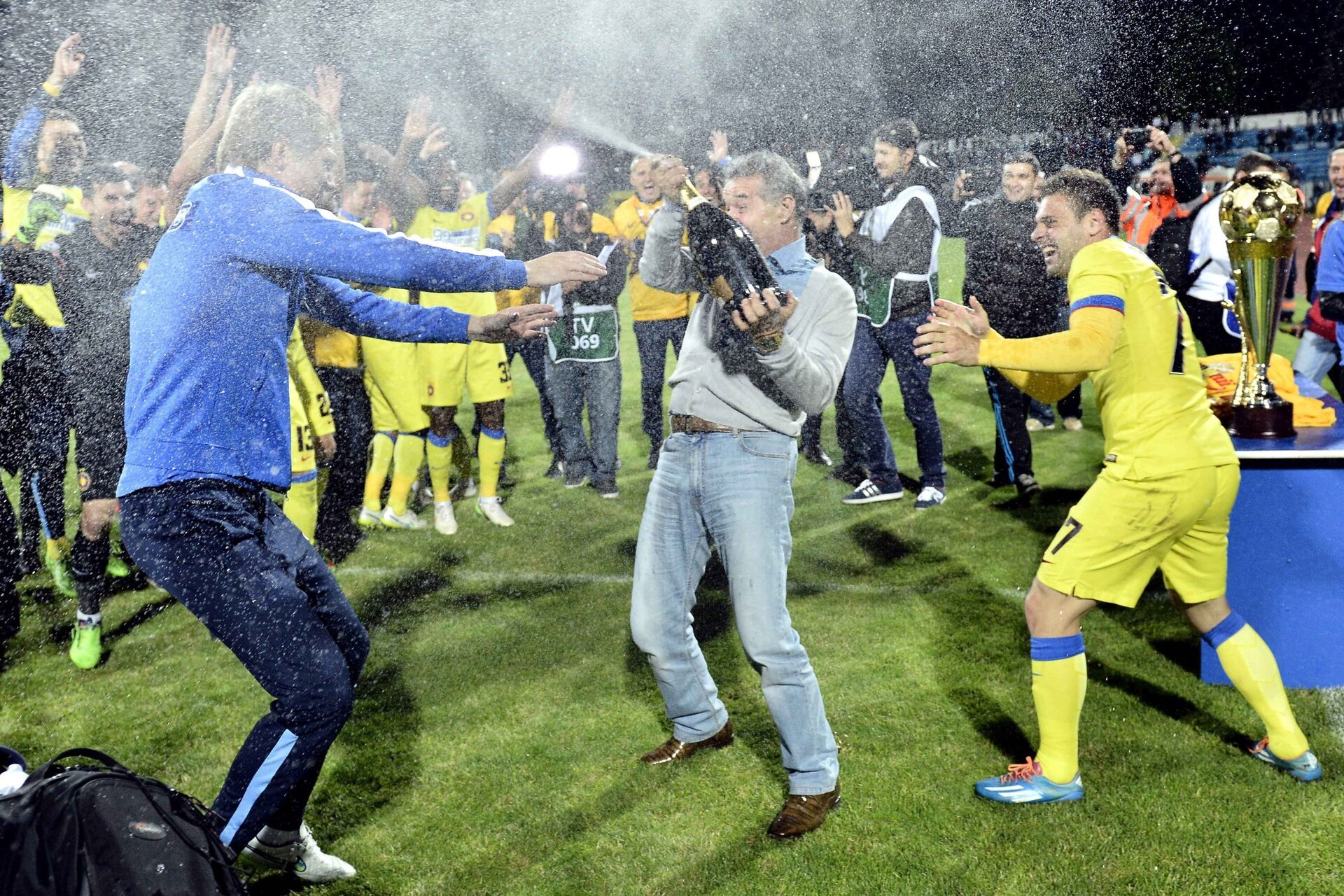 FCSB, lovitură pe final de mercato: Plecare în premier league!