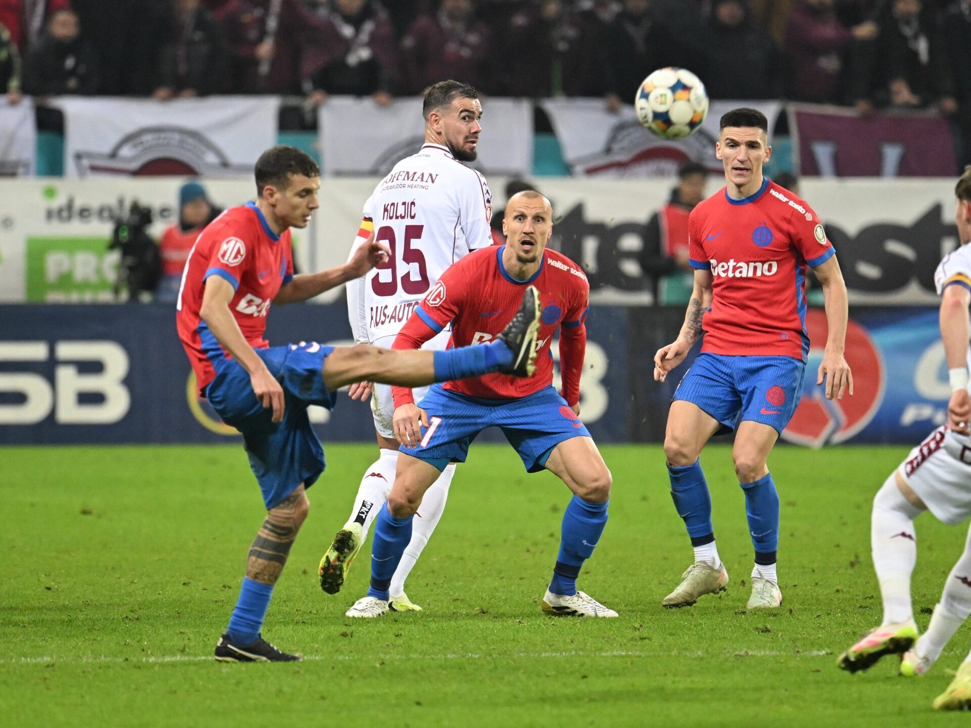 Koljic, fostul atacant al Rapidului, nu s-a ferit să recunoască satisfacția absenței FCSB din play-off Atacantul bosniac Elvir Koljic, care a fost aproape de un transfer la FCSB în iarna trecută, a mărturisit că a fost mulțumit de faptul că echipa bucureșteană nu a reușit să se califice în play-off-ul SuperLigii