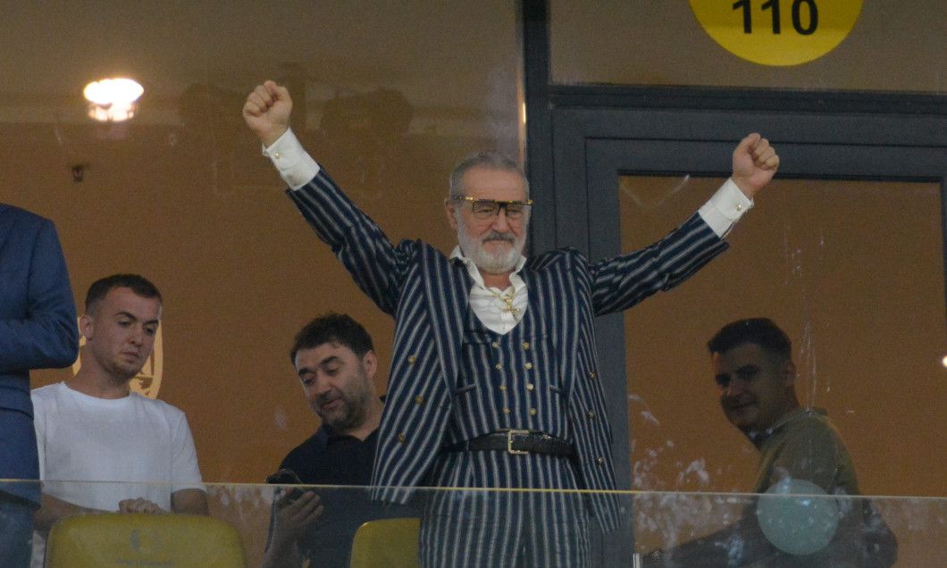 Becali a prezentat noul antrenor FCSB: „vine să ajute, nu vrea bani”