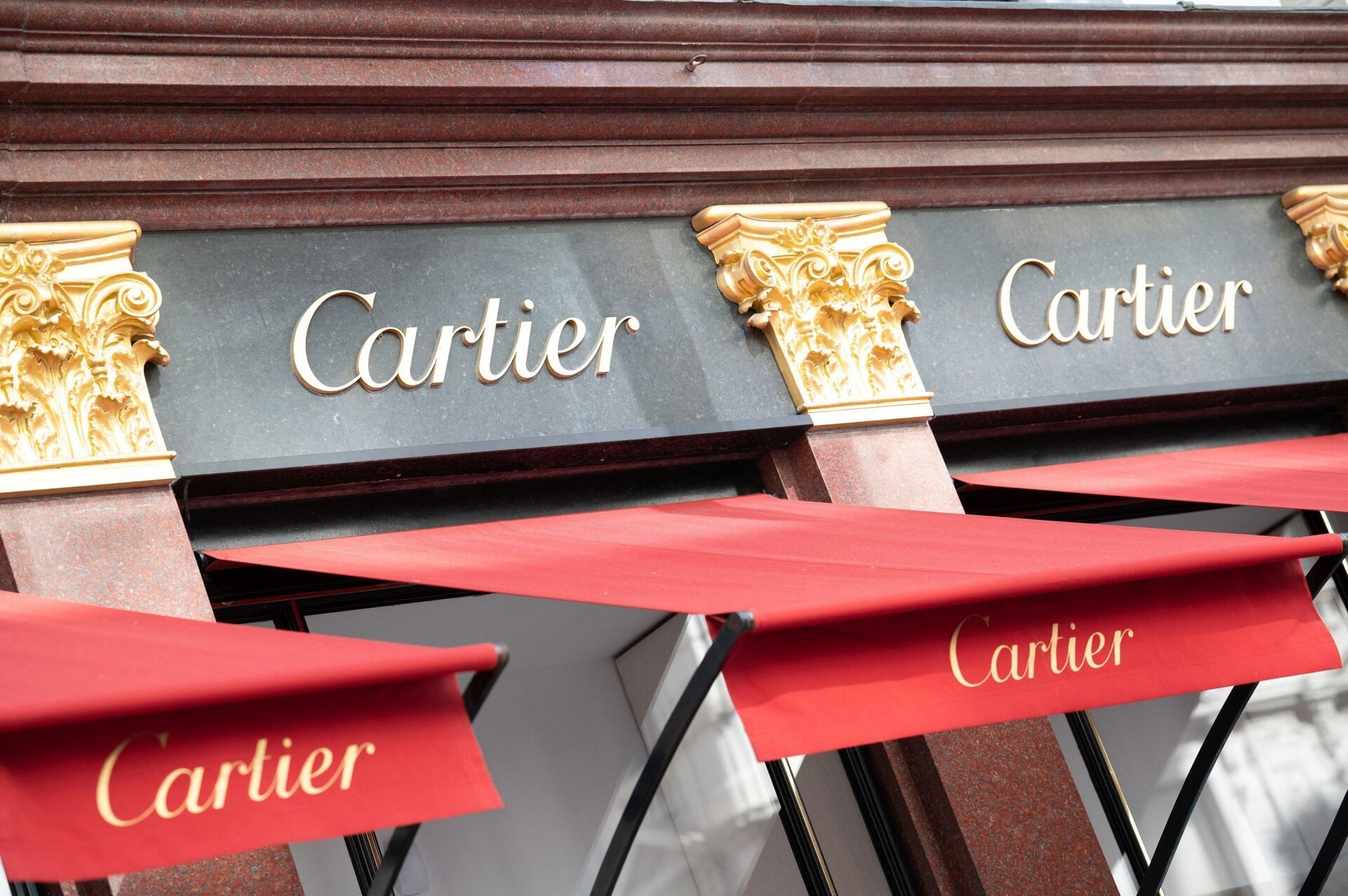 Cartier vine în România: Bucureștiul devine noua destinație de lux Piața de lux din România este pe cale să primească un nou jucător important
