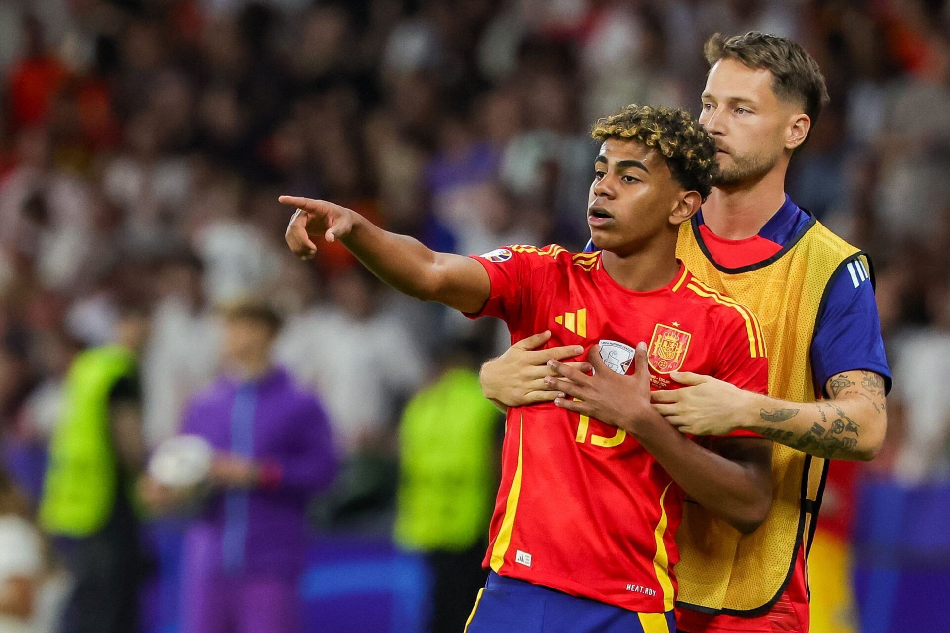 Tensiuni diplomatice: Spania, amenințată cu boicotarea Cupei Mondiale de către Donald Trump Fostul președinte american Donald Trump a criticat dur conducerea Spaniei, după ce aceasta a refuzat să permită Statelor Unite să utilizeze bazele militare spaniole pentru a intensifica atacurile asupra Iranului