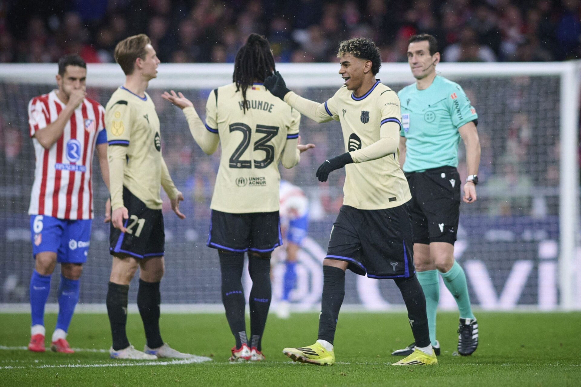 Barcelona, lovită de ghinion: accidentări grave în urma meciului cu Atletico Madrid FC Barcelona a învins Atletico Madrid cu scorul de 3-0 în returul semifinalei Cupei Spaniei, însă bucuria victoriei a fost umbrită de accidentările suferite de doi jucători importanți