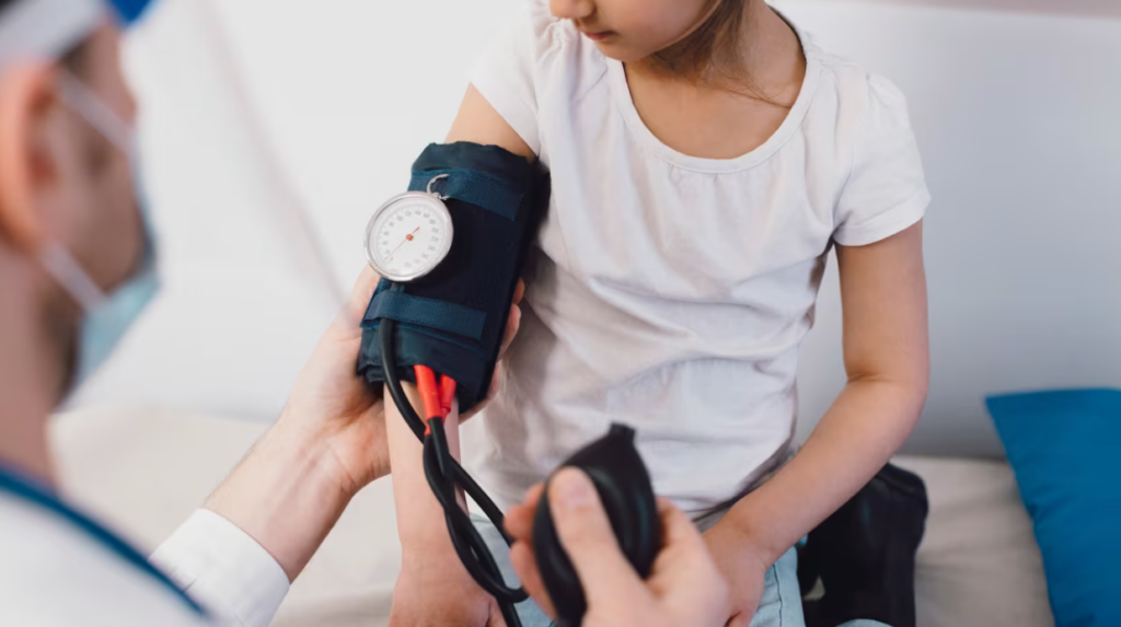 Insomnia și apneea în somn, combinația periculoasă care crește riscul cardiovascular Un studiu recent, realizat de cercetătorii de la Yale School of Medicine, a scos la iveală o legătură îngrijorătoare între două tulburări de somn comune și riscul crescut de afecțiuni cardiovasculare