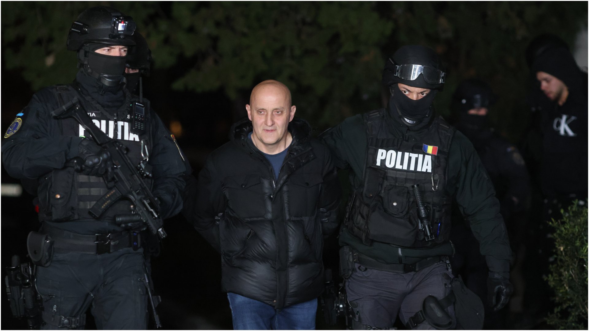 Probe cheie excluse în dosarul Georgescu-Potra: 17 declarații ale martorilor nu mai pot fi folosite Curtea de Apel București a exclus 17 declarații ale unor martori în dosarul în care Călin Georgescu și Horațiu Potra sunt acuzați de acțiuni împotriva ordinii constituționale