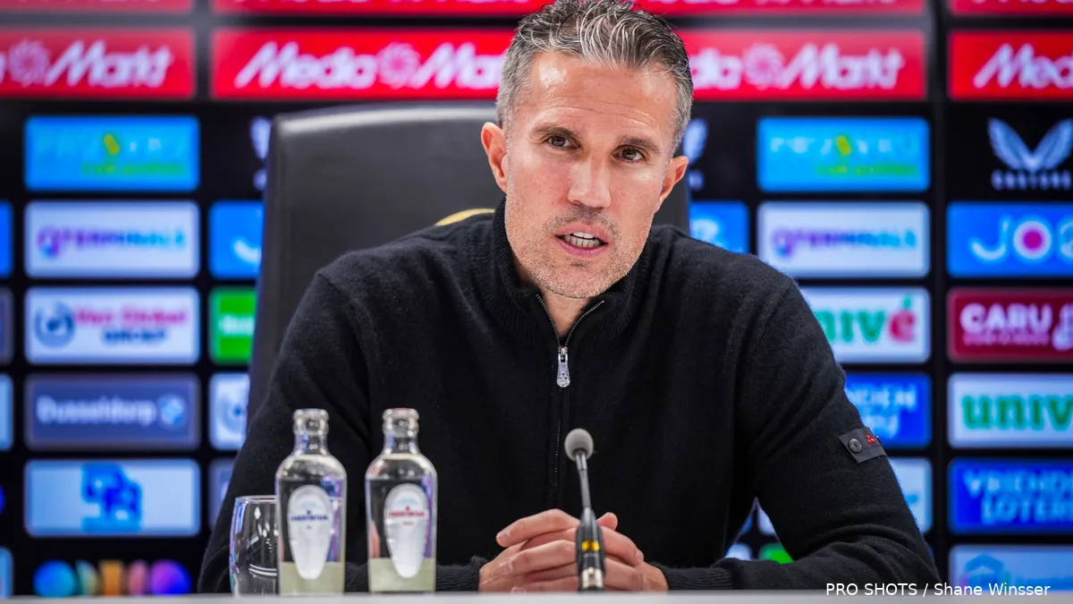 Van Persie simte presiunea: „Mai puțin pe teren, dar victorie”