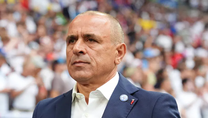 Slovacia și Kosovo se luptă pentru un loc la Cupa Mondială: Miza, un bilet spre America de Nord București – Slovacia și Kosovo se vor înfrunta joi, într-un meci crucial din semifinalele play-off-ului pentru Cupa Mondială