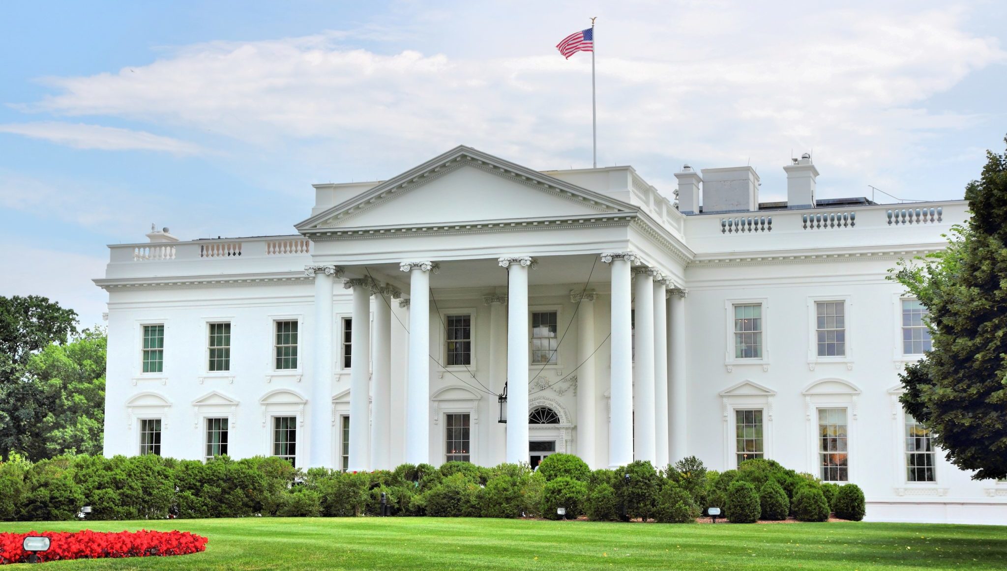 Donald Trump lansează platforma Truth+, un serviciu de streaming TV cu accent pe conținut „nefiltrat” Fostul președinte american Donald Trump a intrat în arena streaming-ului cu Truth+, o platformă de televiziune online care promite conținut „fără cenzură” și o alternativă la opțiunile tradiționale de divertisment